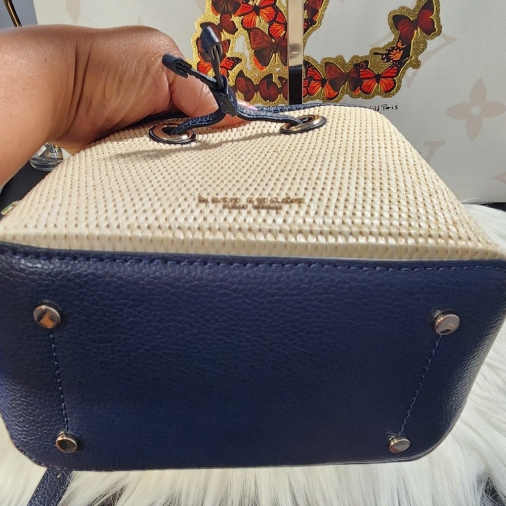 NWOT Kate Spade ♠️ Bucket Crossbody Bag! - Picture 5 of 7